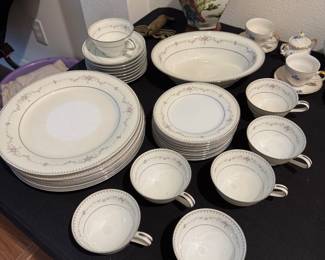 Noritake Fairmont (Pattern 6102) fine china