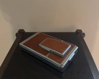 VINTAGE POLAROID SX-70 INSTANT FILM CAMERA