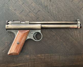 1935-1941 Benjamin Air Rifle Company Model 177 pellet pistol.