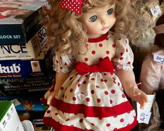 #85	Madame Alexander - Kelly Doll on Stand	 $20.00 