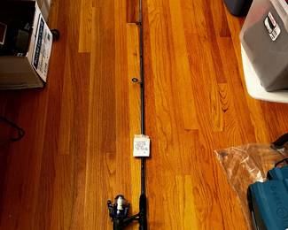 #199	Fishing	Shakespeare Navigator NVSP60.2 MB 6' Medium with spinning Reel NV305SPB	 $25.00 