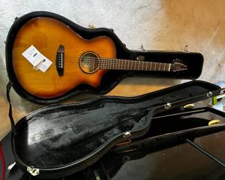 #149	Road Runner Guitar Case No Key - Breedlove ECO Collection Acoustic Electric Guitar Like New	 $275.00 