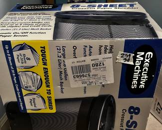 #239	Executive 8-Sheet Crosscut Shredder  - New in Box	 $30.00 