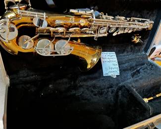 #158	Selmer Bundy 11 Alto Saxophone w/Hard Case w/muffler & Mouthpiece	 $160.00 