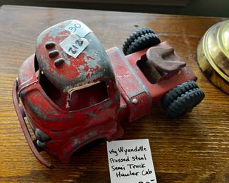 #212	Vintage Wyandotte Pressed Steal Semi Truck Hauler Cab	 $30.00 