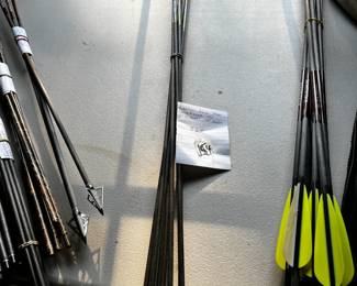 #154	Easton Axis Long Range 400 (7 arrows) 34" Shaft	 $56.00 