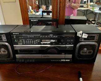 #218	Sony BoomBox CFD-444 untested	 $30.00 