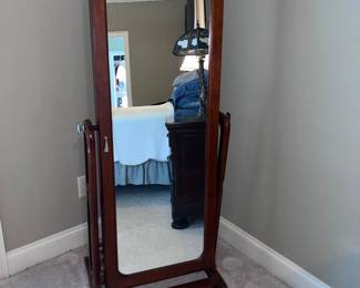 Standup Jewelry Armoire