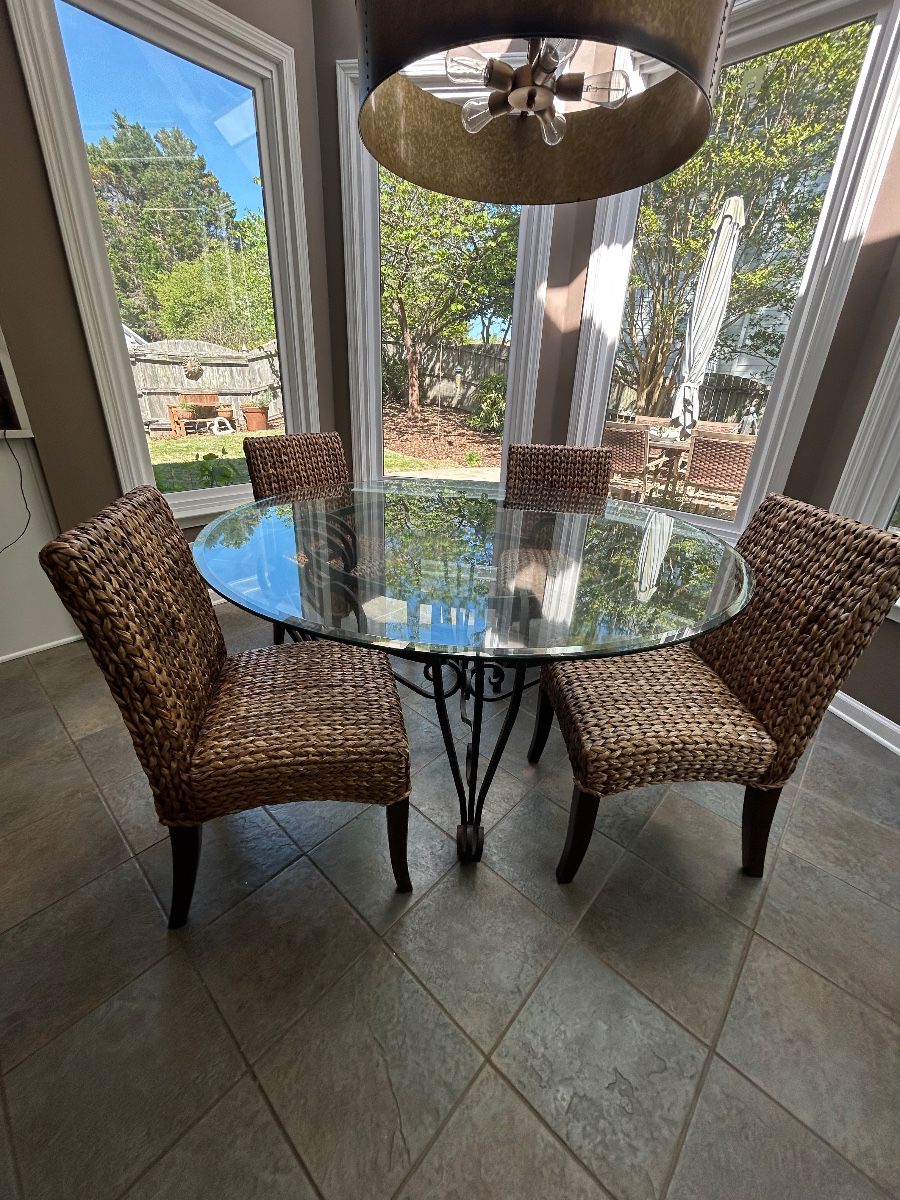 Dining table with 4 Pottery Barn seagrass chairs and 2 matching stools