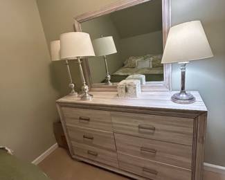 Dresser and lamps 