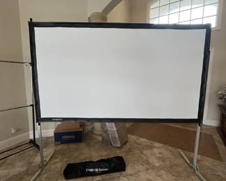 Projection Screen 43 x 33