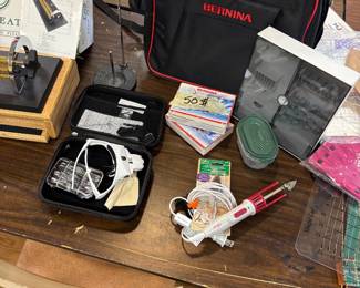 Notions : Bernina walking foot, Clover craft iron, magnifying head lamp glasses