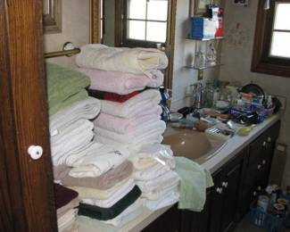 bath towels and other bath items