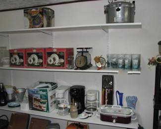 pressure cooker and other kitchen items