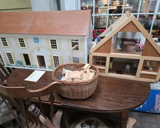 Doll house, wood furniture
