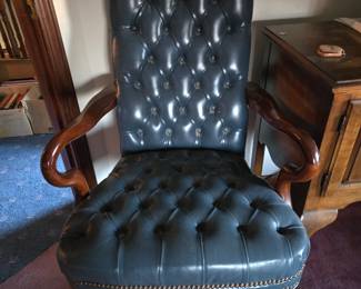 Leather executive office chair