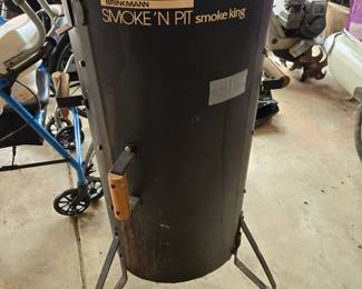 Meat smoker