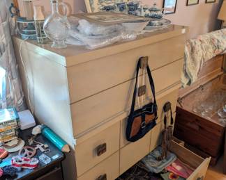 coaching scene set, bureau, purses bags