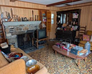 vintage bobbins, thread, clock