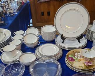 Royal Doulton Ravenswood China Set