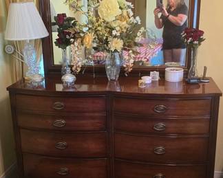 8 Drawer Dresser with Mirror