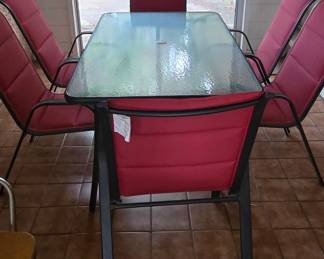 Outdoor Table and 6 Chairs