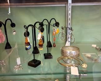 More beautiful vintage jewelry