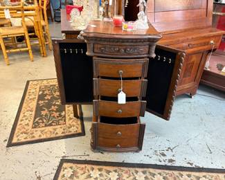 Bombay Jewelry, chest barley twist designed nicely carved