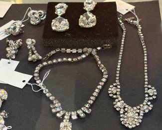 Nice rhinestone jewelry - perfect for prom