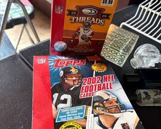 Tops NFL cards open Box 2002 & threads 2006 NFL cards open bucks