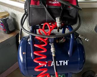 Stealth 3 Gallon Quiet Air Compressor with Husky Bag and Hoses
