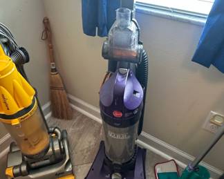 Hoover WindTunnel High Capacity Pet Bagless Upright Vacuum Cleaner