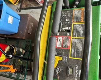 John Deere Z235 Zero-Turn Mower