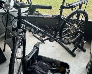 Schwinn Hybrid Bicycle