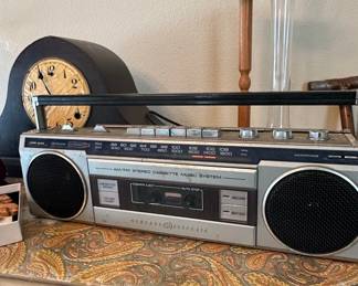 General Electric 3-5283A AM/FM Stereo Cassette Music System Boombox