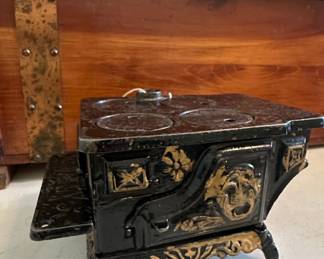 Cast Iron Crescent Toy Stove
