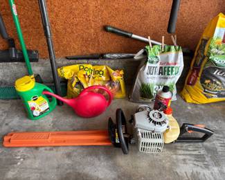 Echo hedge trimmer & garden tools 