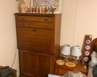 Stacked cabinet/desk cabinet