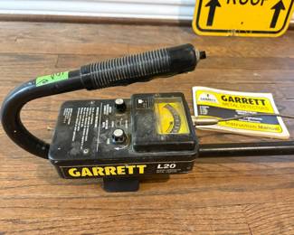 Metal detector, needs charger