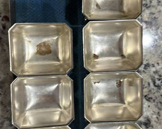 Lot 176: Set of small square metal baking pans with rack