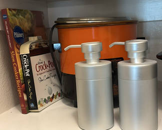Lot 76: Slow Cooker, Electric Wok, Electric SMoothie Blender, Two Ice Buckets, and Cookbooks