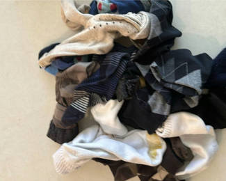 Lot 33: Assorted Clothing Lot