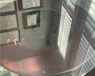 Lot 90: Round Glass-Top Table 