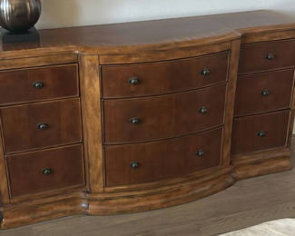 Lot 150: Solid Wood Nine-Drawer Dresser