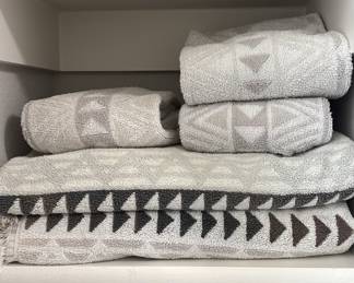 Lot 160: Assorted Towels, Bath Mats, and Pillows