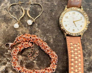 Lot 418: Assorted Jewelry and Wristwatch