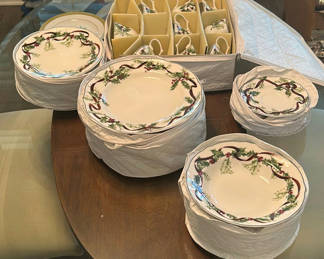 Lot 201: Holly Pattern Dinnerware Set