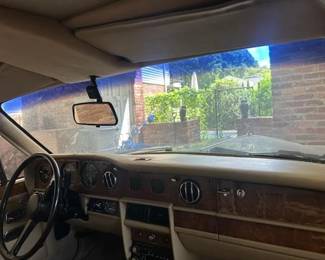 Beautiful 1987 Rolls Royce - Silver Spur - 6.75 L V/8 Odometer approx. 135,400 mi VIN # SCAZN02AX HCX21832 Price and offer information will be forthhcoming in the next few weeks
