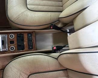 Beautiful 1987 Rolls Royce - Silver Spur - 6.75 L V/8 Odometer approx. 135,400 mi VIN # SCAZN02AX HCX21832 Price and offer information will be forthhcoming in the next few weeks