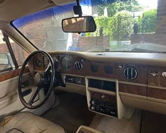 Beautiful 1987 Rolls Royce - Silver Spur - 6.75 L V/8 Odometer approx. 135,400 mi VIN # SCAZN02AX HCX21832 Price and offer information will be forthhcoming in the next few weeks